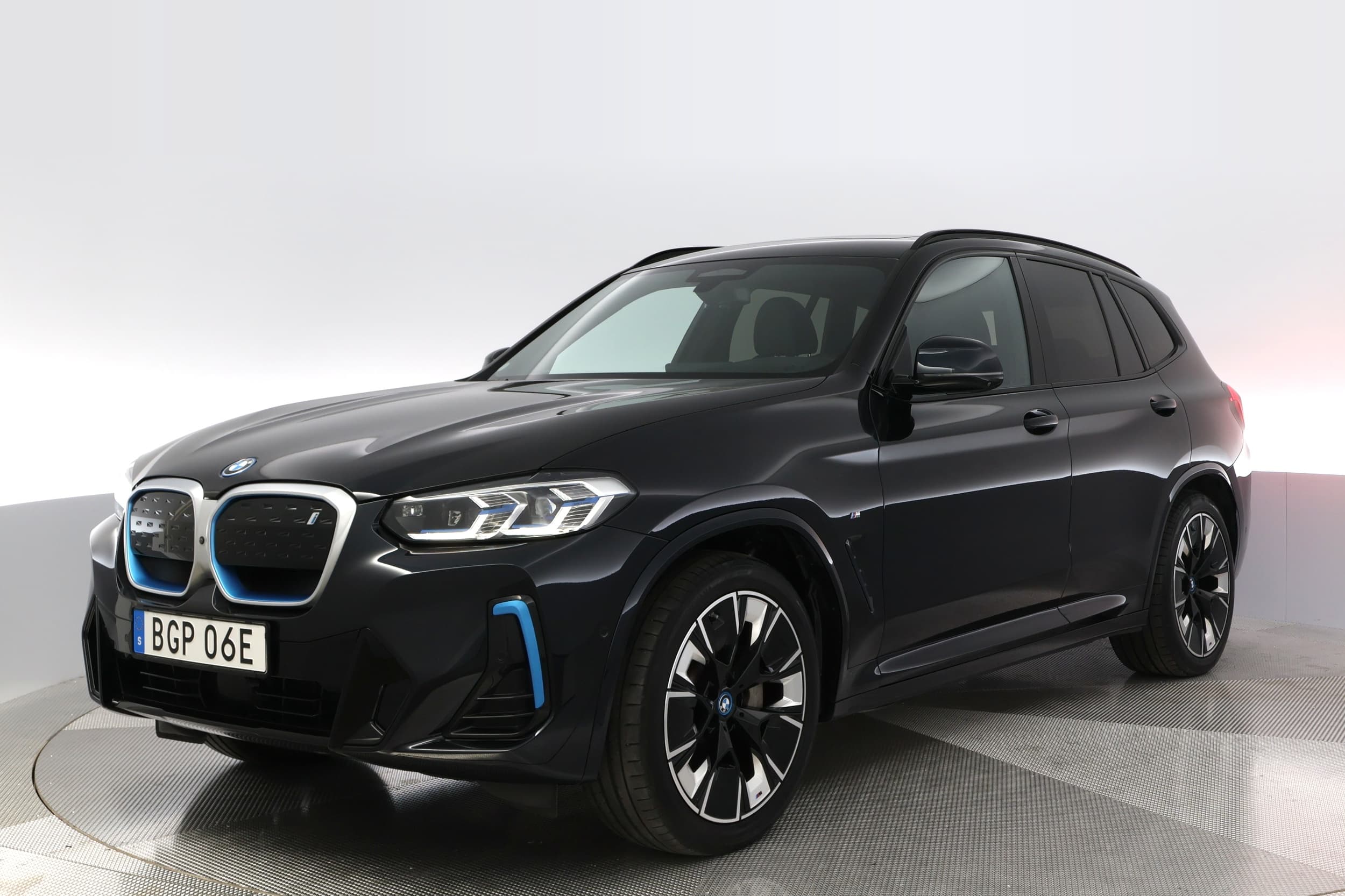 BMW iX3