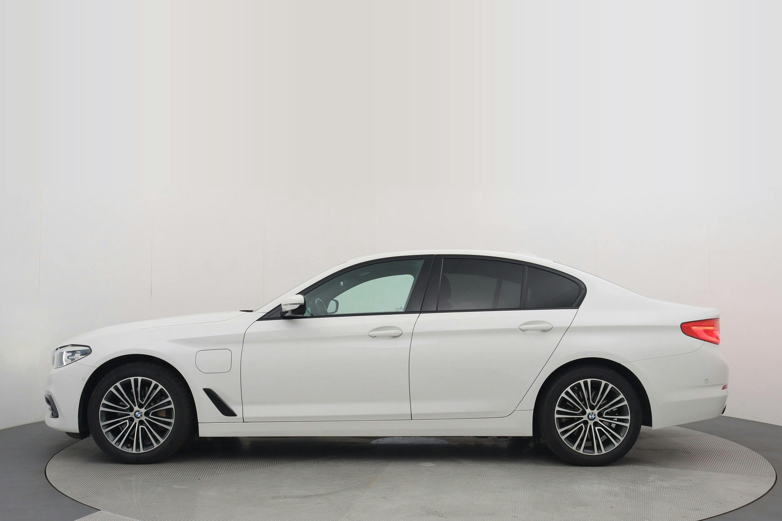 BMW 530e