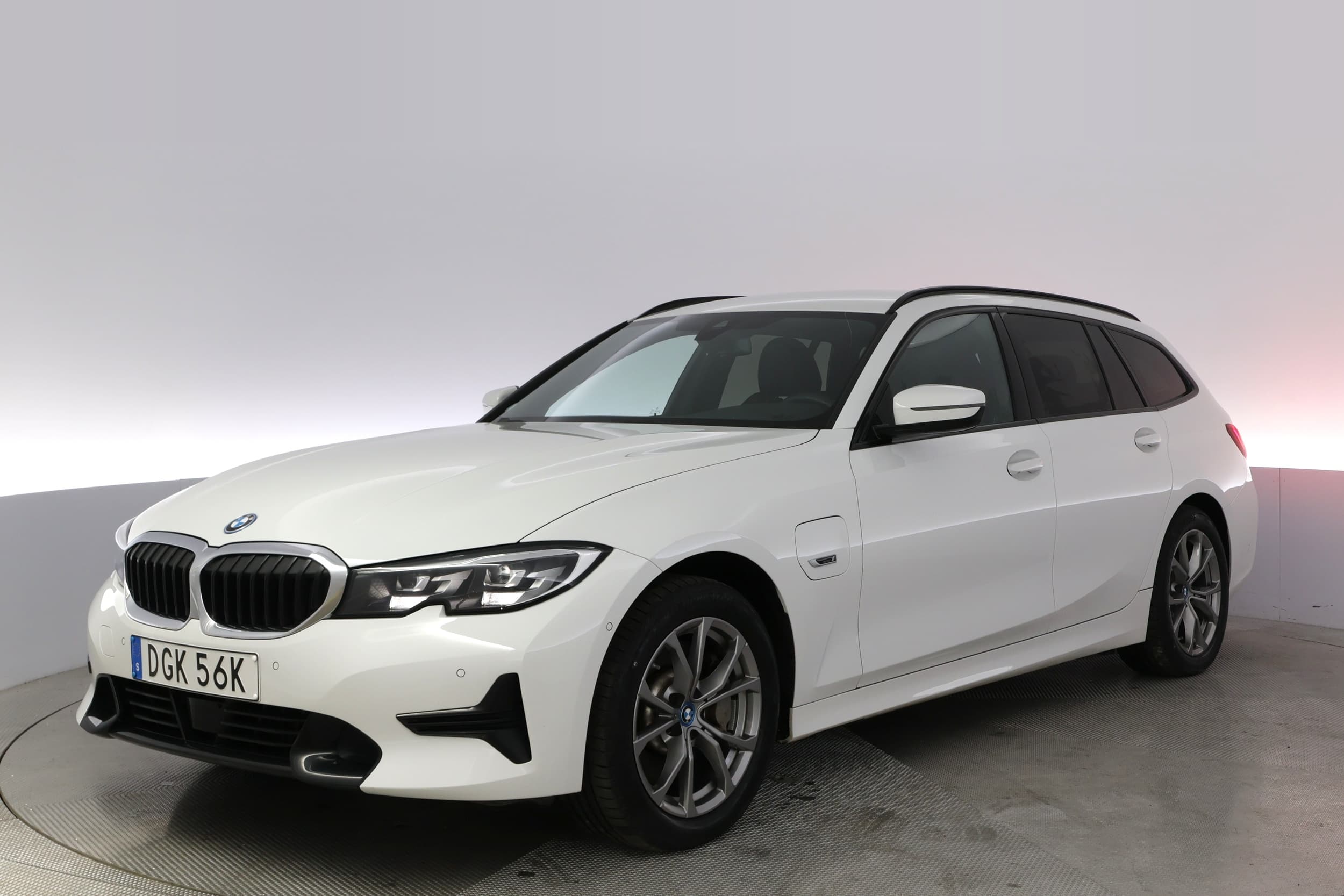 BMW 330e