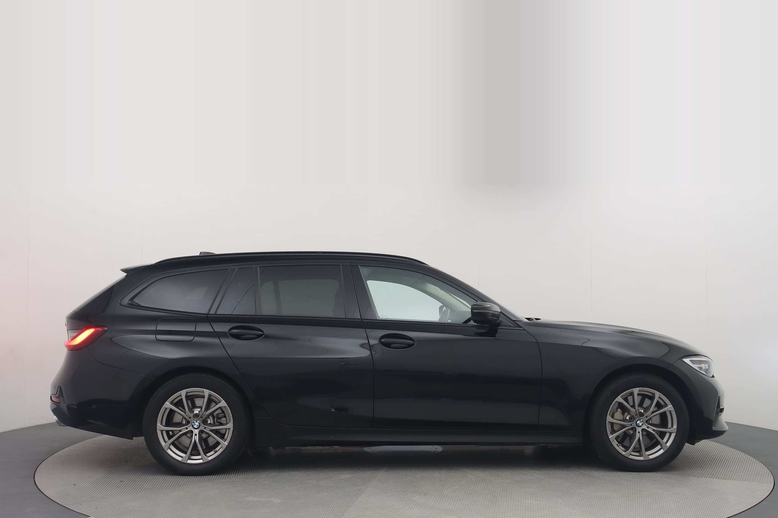 BMW 330e