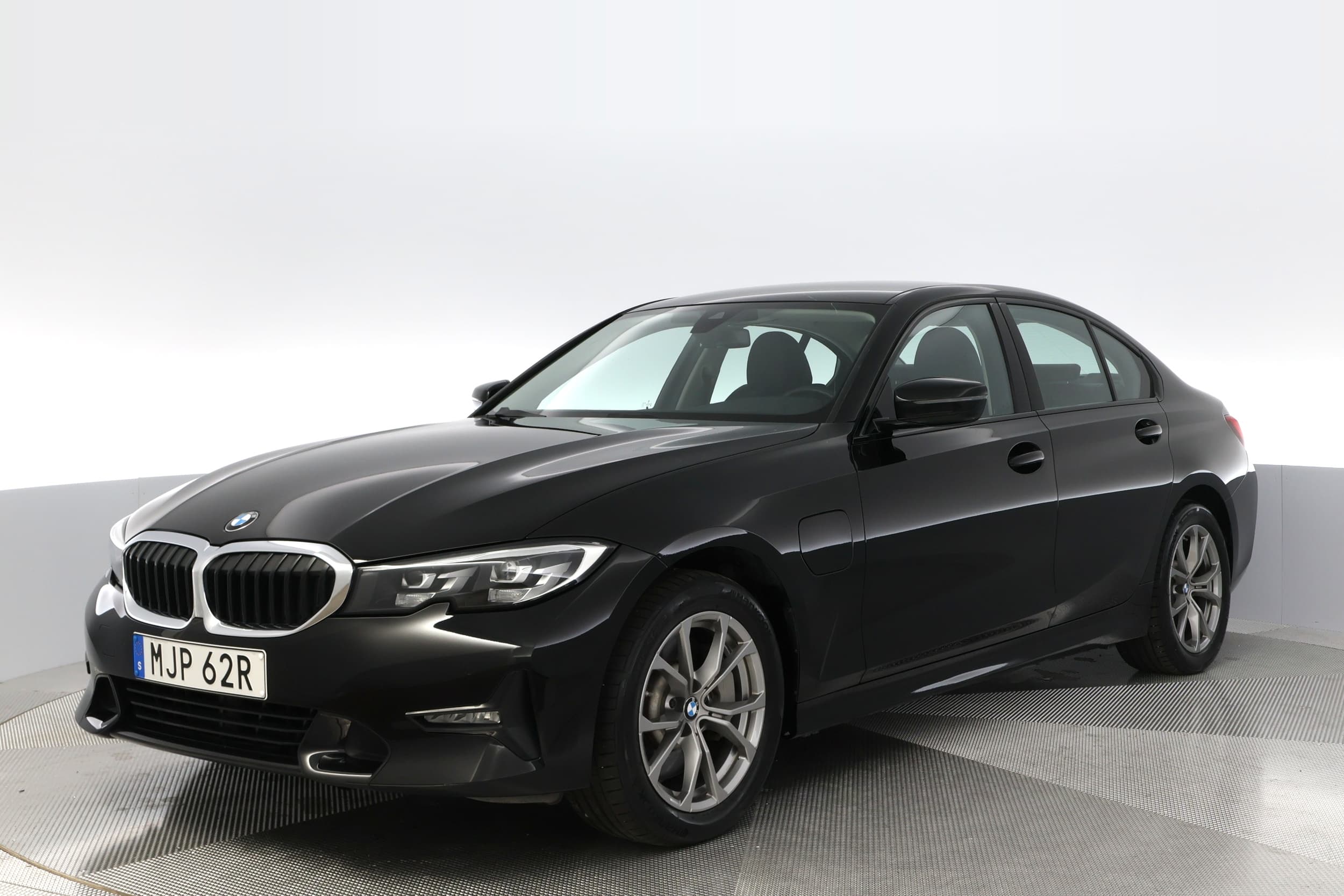 BMW 330e