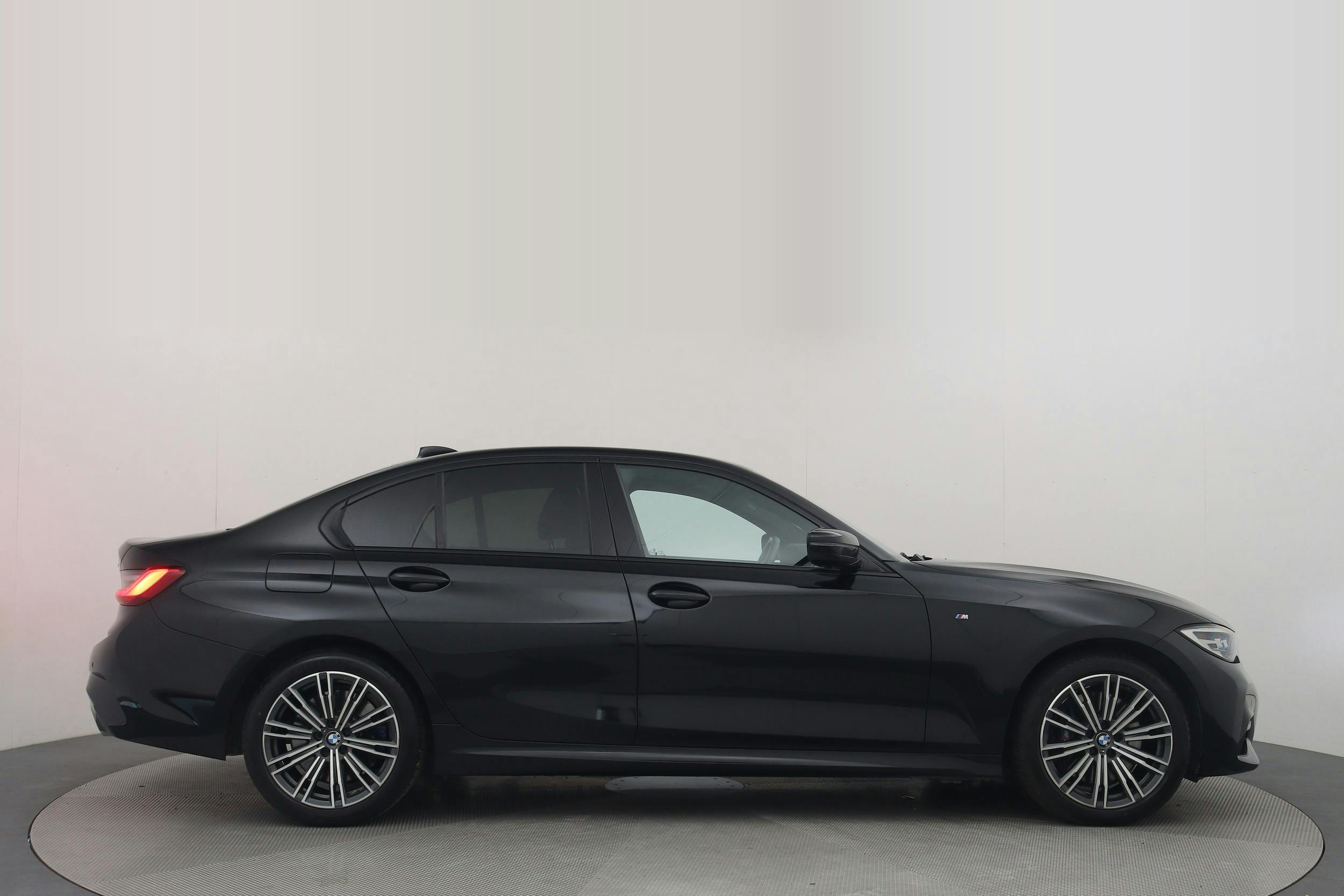 BMW 330e