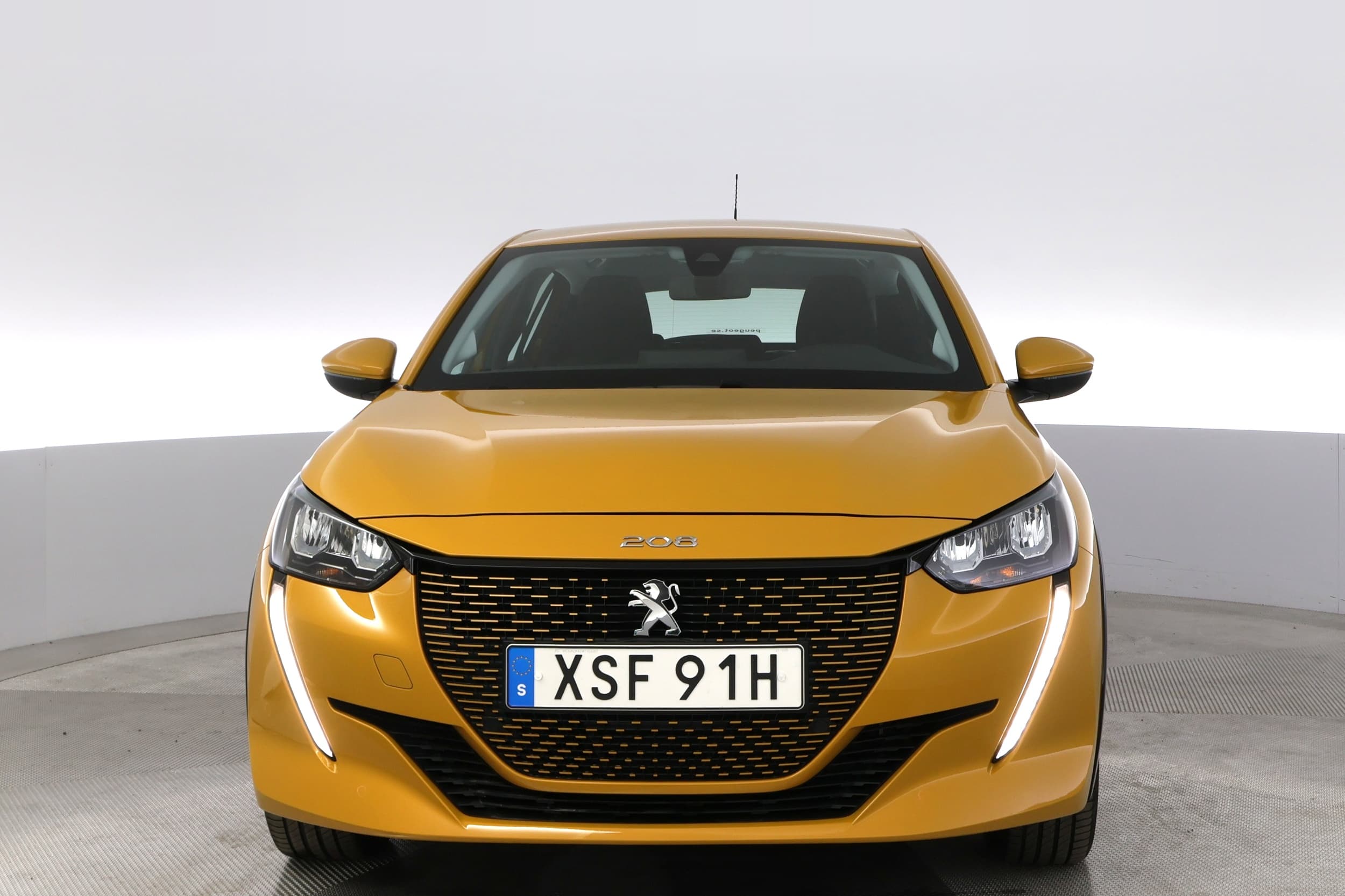 Peugeot e-208