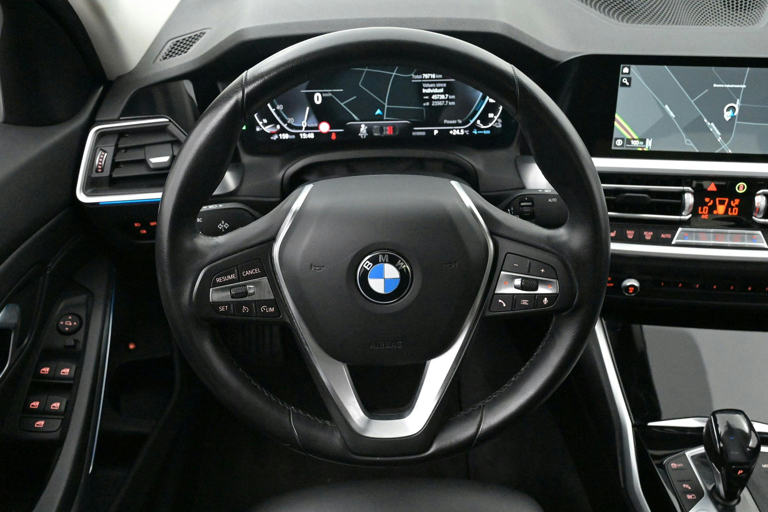 BMW 330e