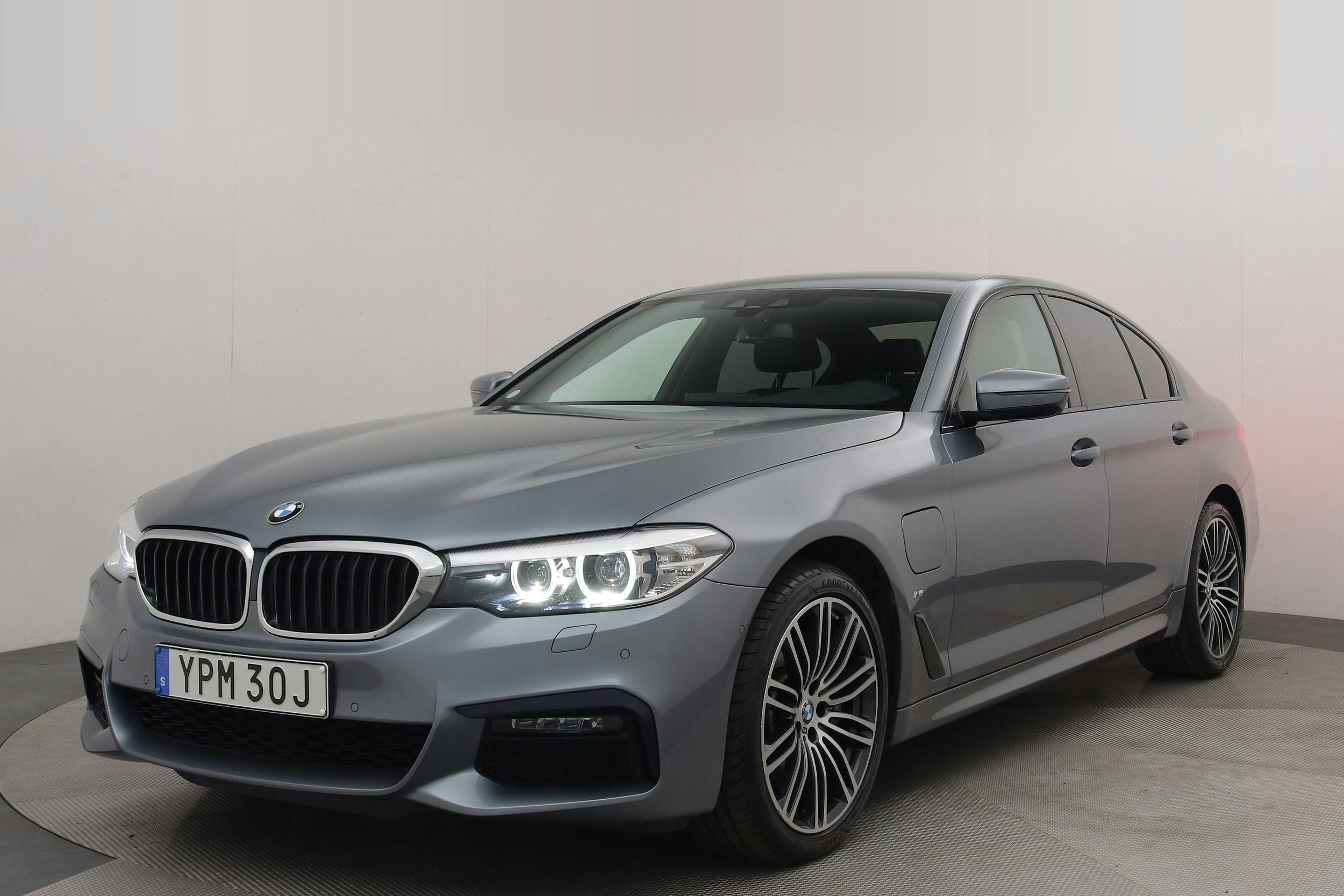 BMW 530e