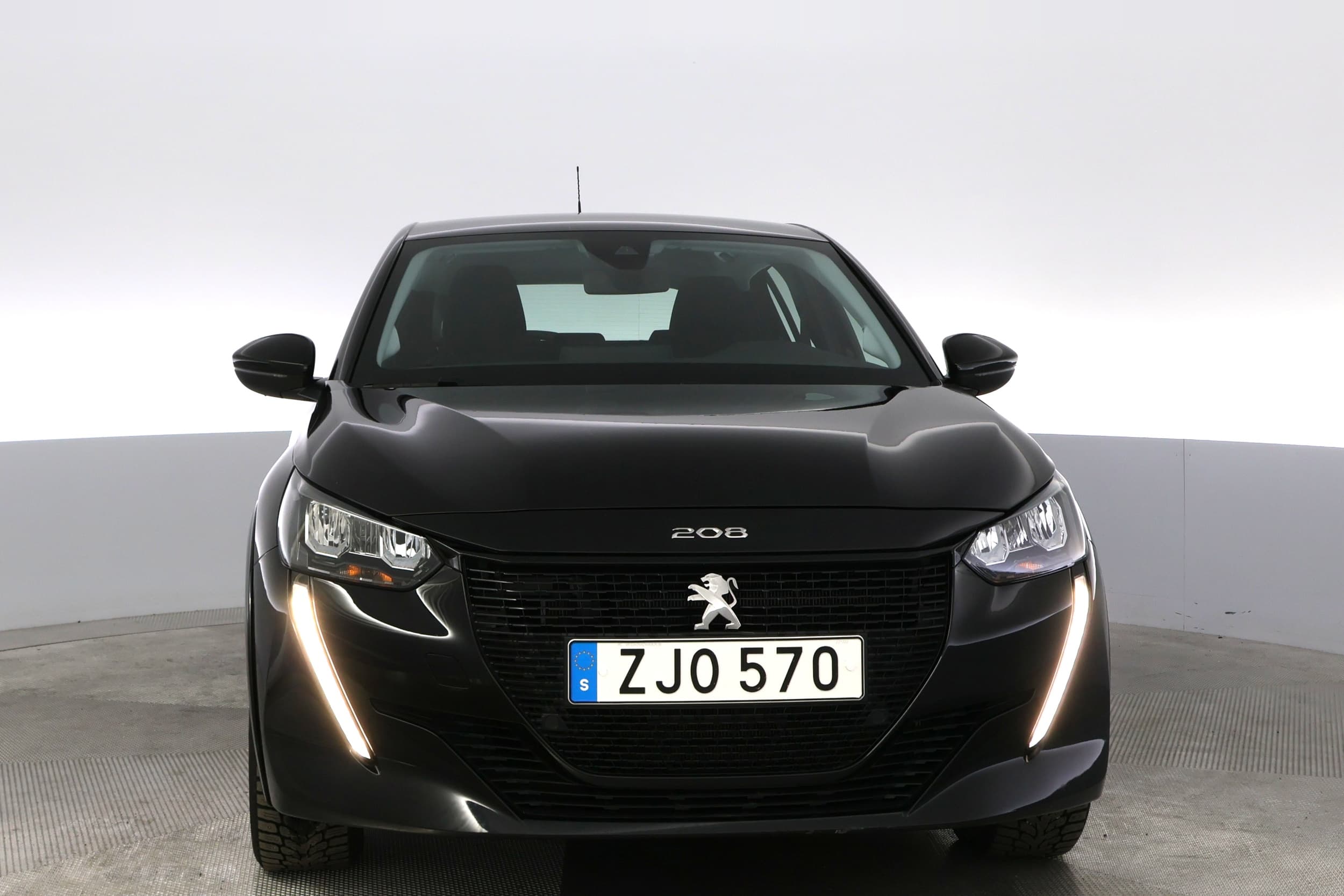 Peugeot e-208